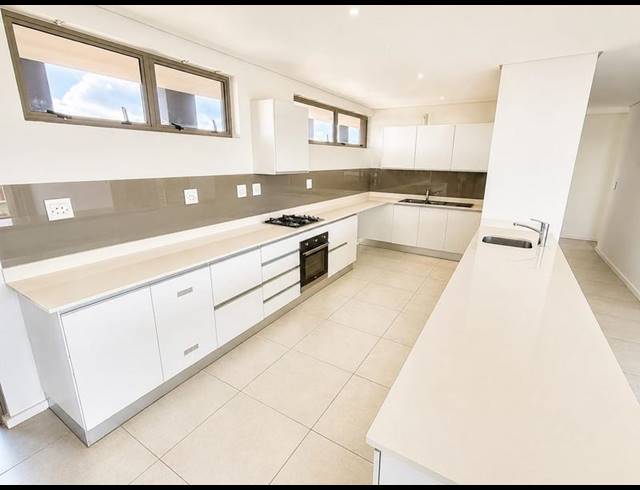 3 BEDROOM APARTMENT FOR SALE IN SIBAYA PRECINCT